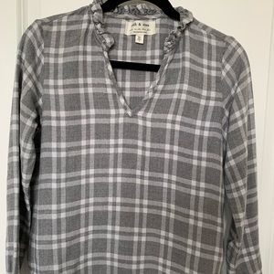 Like new! cloth & stone for Anthropologie Long-Sleeve Size XS